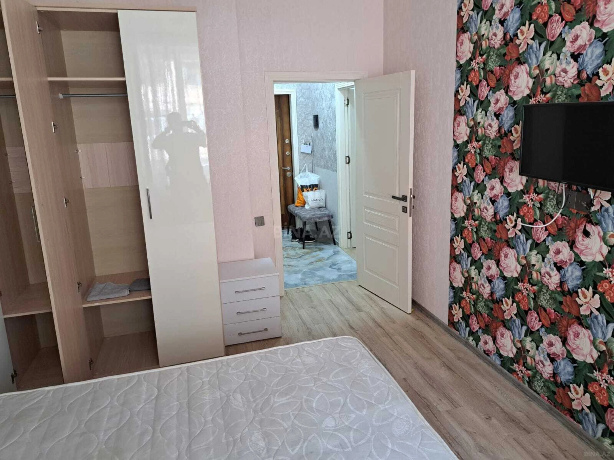 Kirayə verilir 2 otaqlı mənzil 65 m²