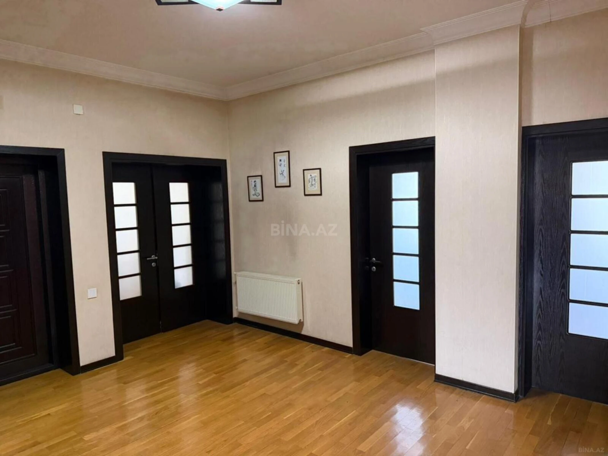 Satılır 3 otaqlı mənzil 140 m²