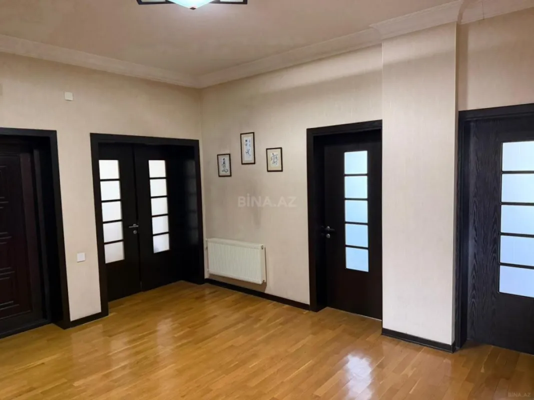 Satılır 3 otaqlı mənzil 140 m²