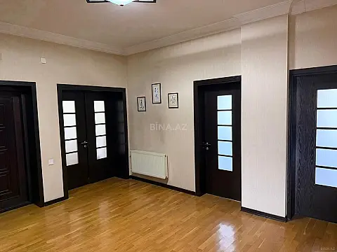 Satılır 3 otaqlı mənzil 140 m²