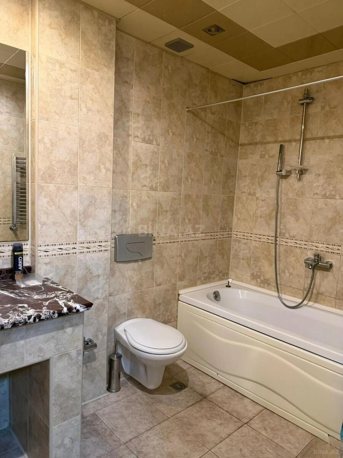 Satılır 3 otaqlı mənzil 140 m²