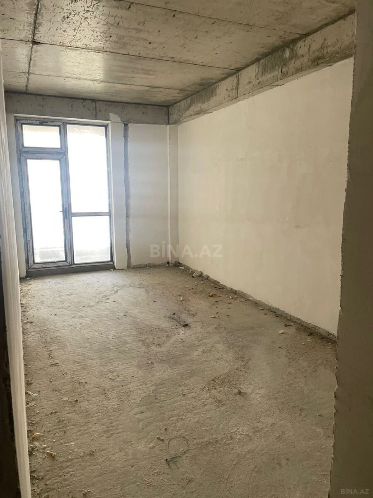 Satılır 5 otaqlı mənzil 255 m²