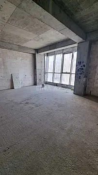 Satılır 5 otaqlı mənzil 255 m²