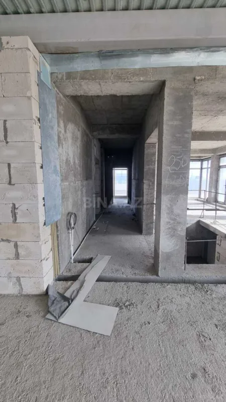 Satılır 5 otaqlı mənzil 255 m²