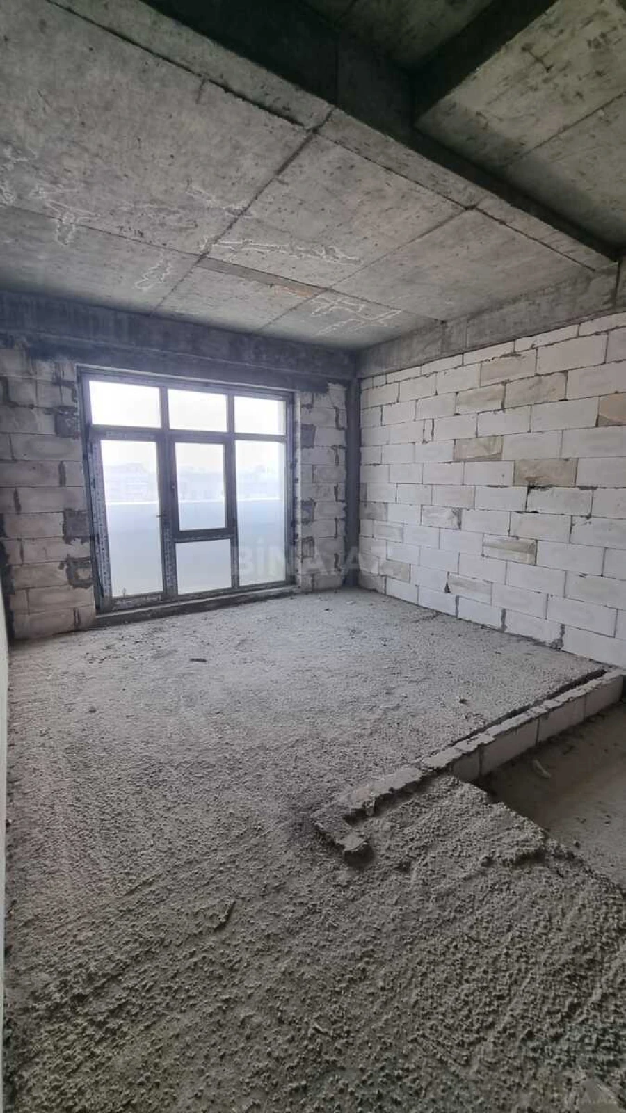 Satılır 5 otaqlı mənzil 255 m²