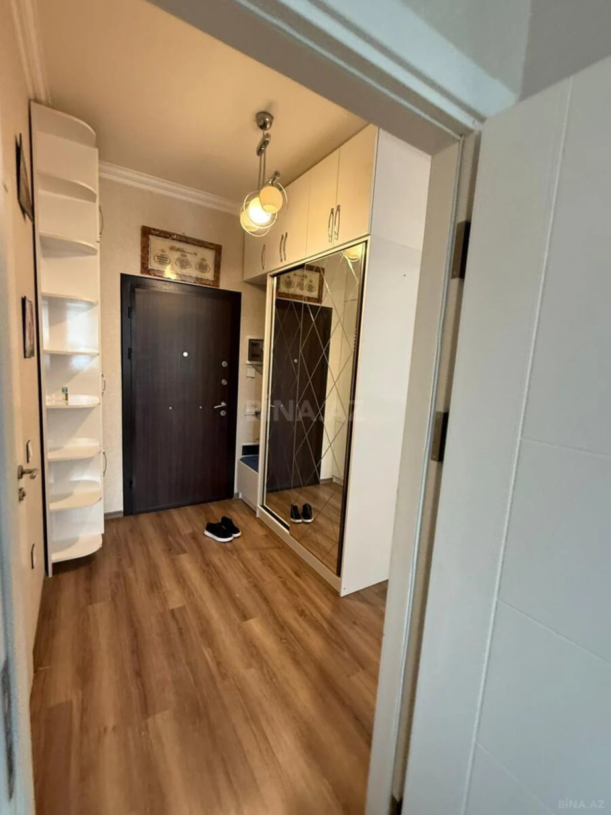 Kirayə verilir 2 otaqlı mənzil 60 m²