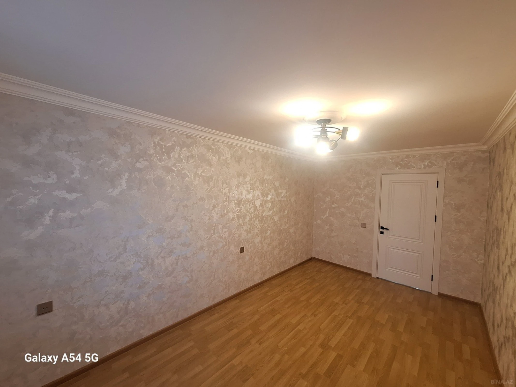 Satılır 3 otaqlı mənzil 70 m²