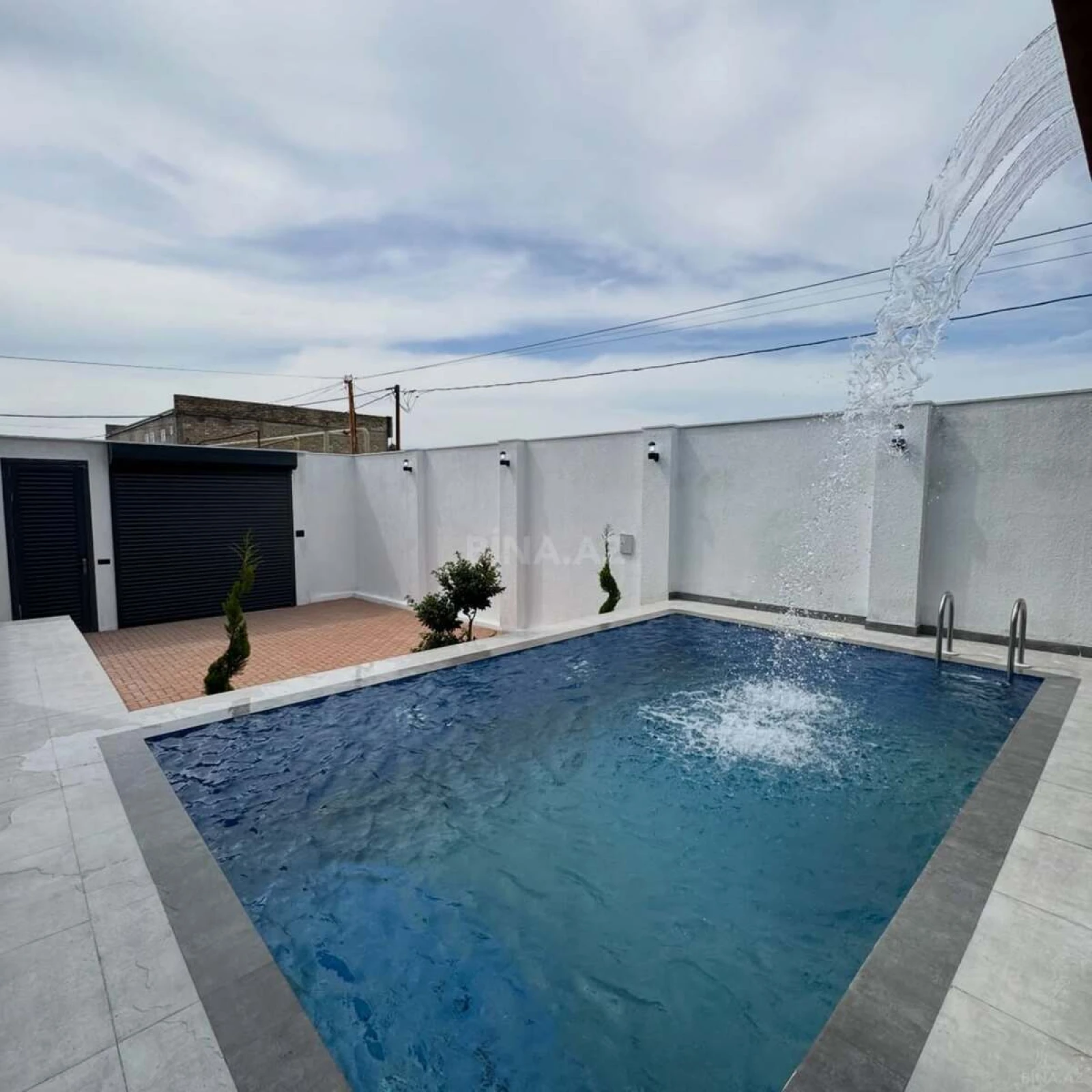 Satılır 4 otaqlı həyət evi 202 m²