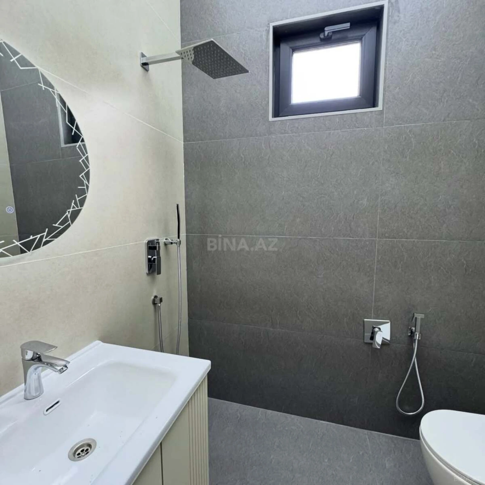 Satılır 4 otaqlı həyət evi 202 m²