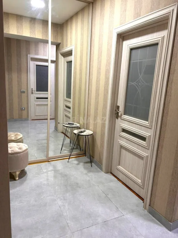 Satılır 3 otaqlı mənzil 115 m²