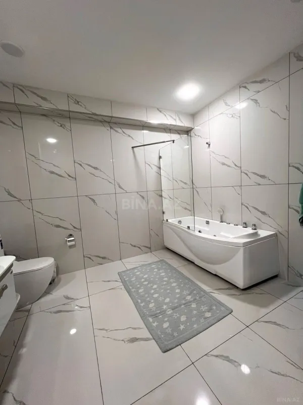 Satılır 4 otaqlı mənzil 200 m²