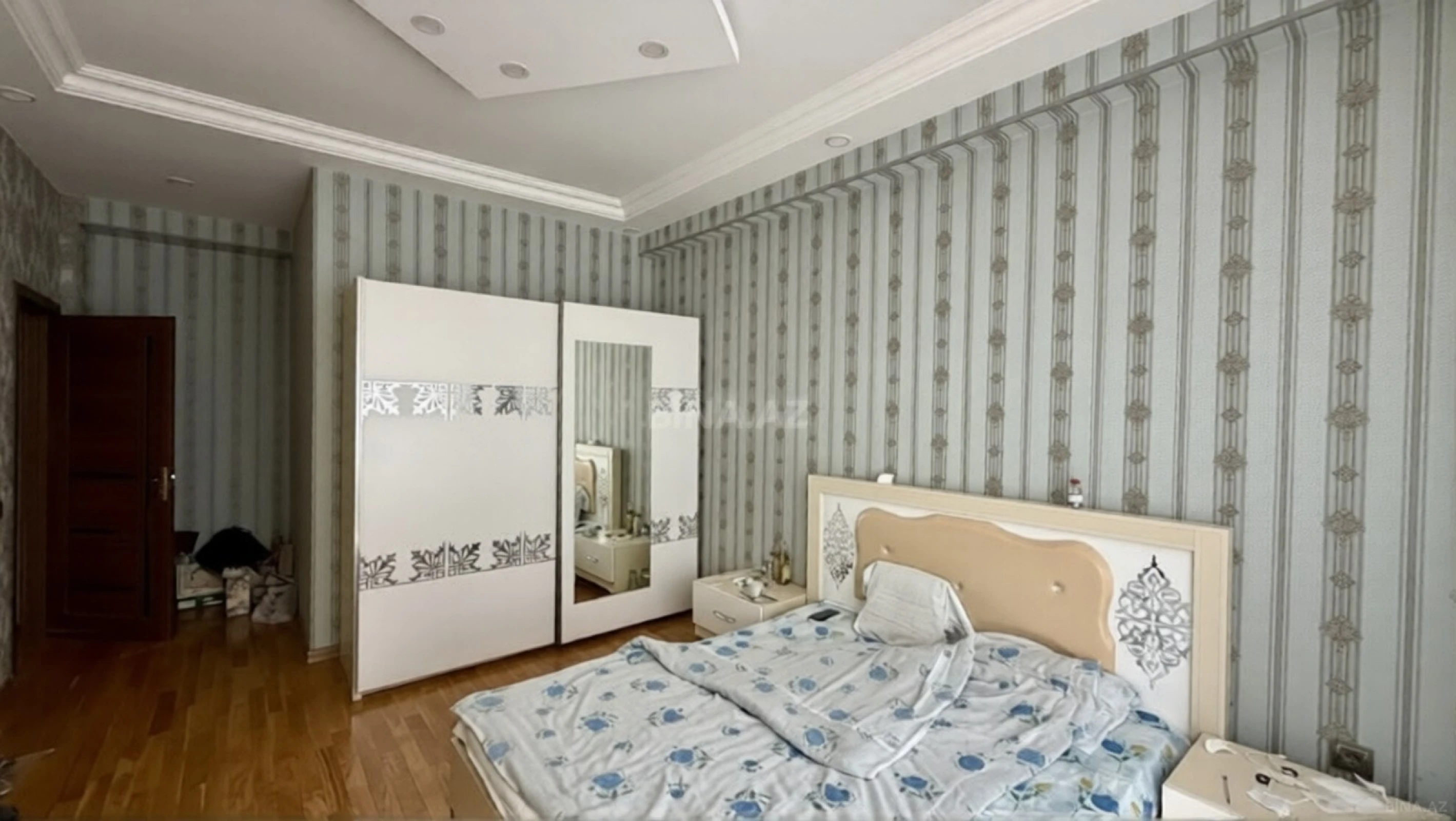 Satılır 3 otaqlı mənzil 98 m²