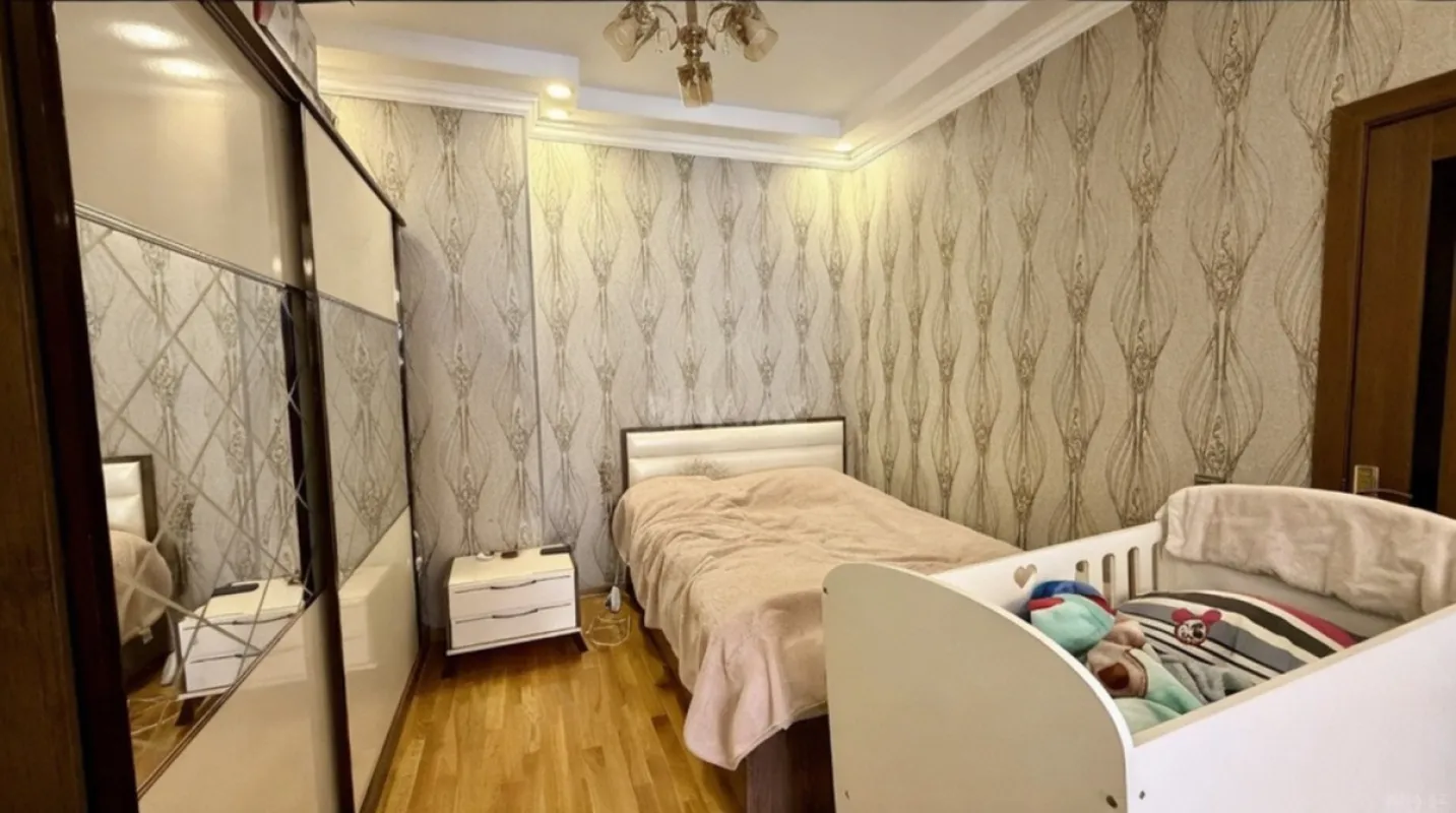 Satılır 3 otaqlı mənzil 98 m²