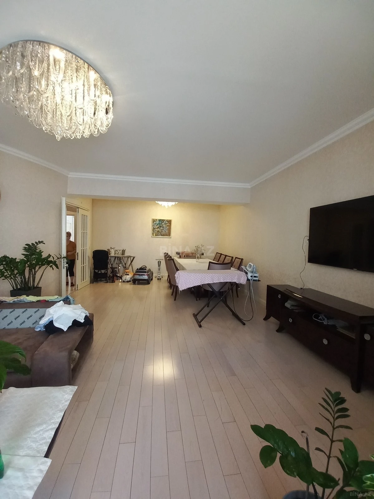 Satılır 4 otaqlı mənzil 210 m²
