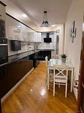 Kirayə verilir 3 otaqlı mənzil 130 m² — Bakı, Nərimanov 3 otaq 130.00 m²