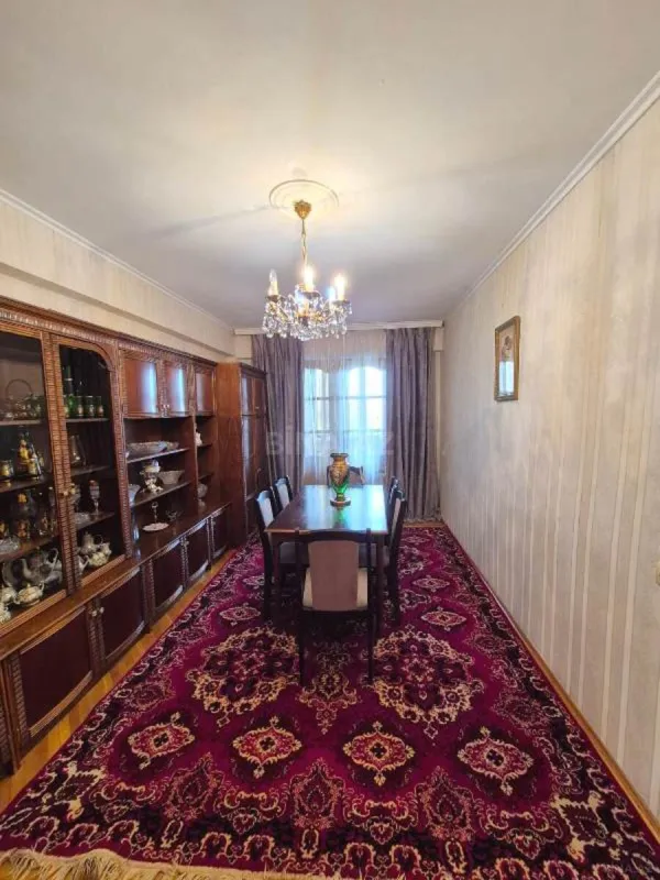 Satılır 4 otaqlı mənzil 117 m²