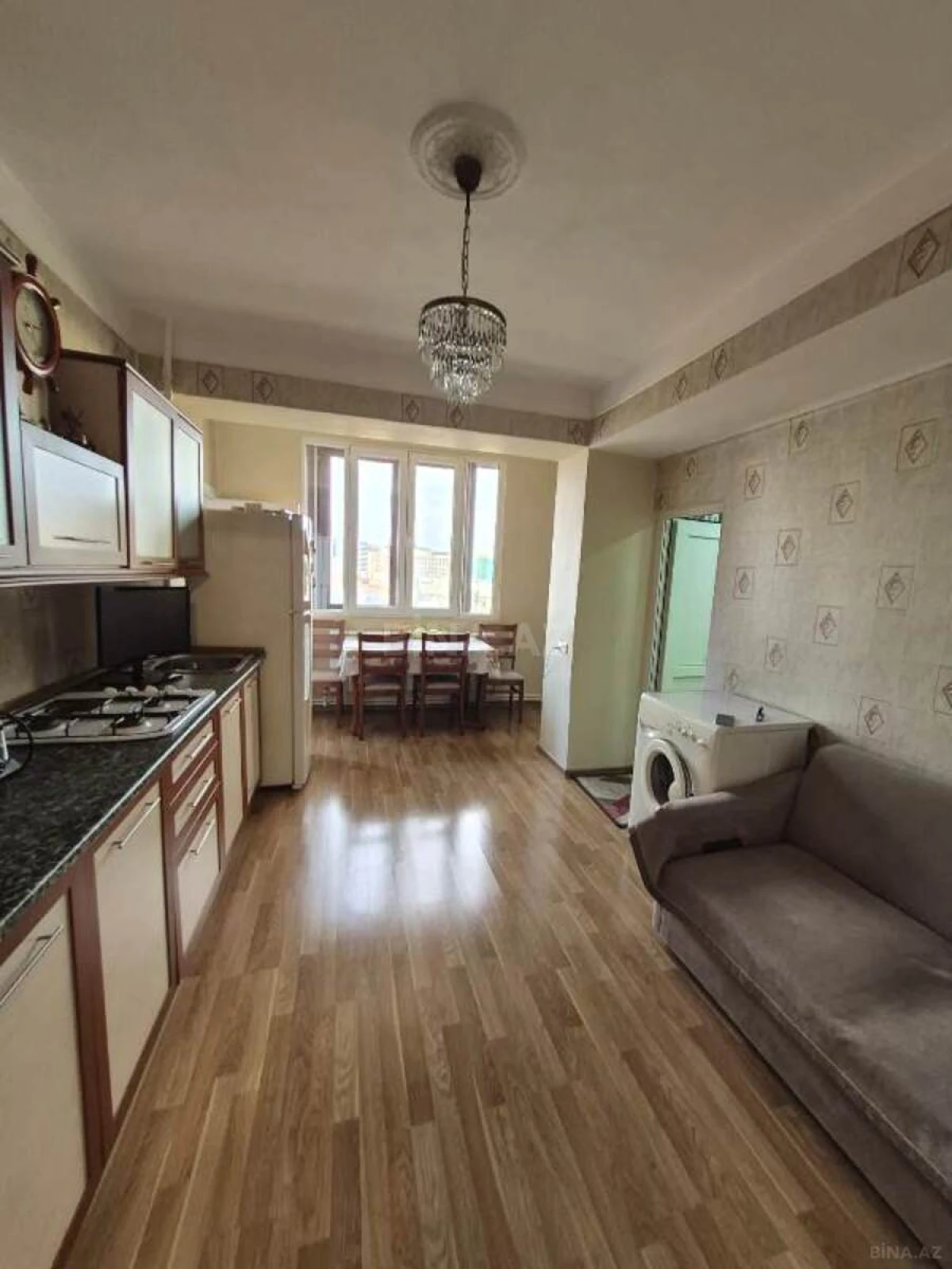 Satılır 4 otaqlı mənzil 117 m²
