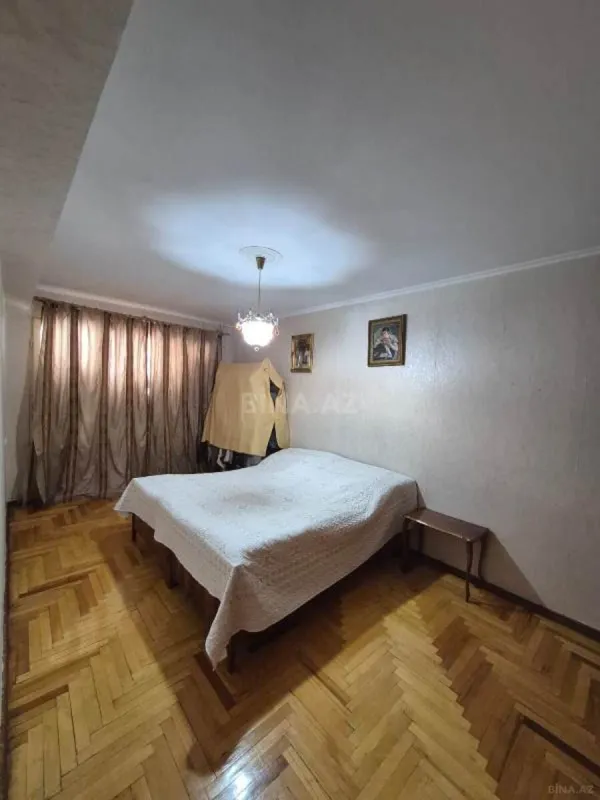 Satılır 4 otaqlı mənzil 117 m²