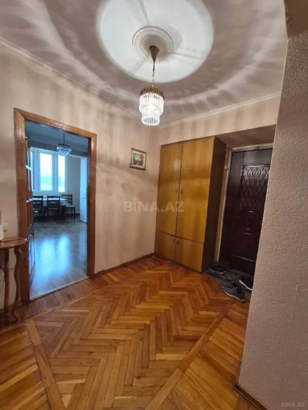 Satılır 4 otaqlı mənzil 117 m²