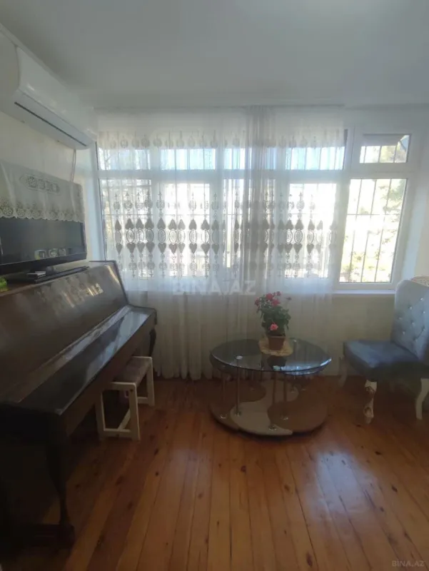 Satılır 4 otaqlı mənzil 75 m²