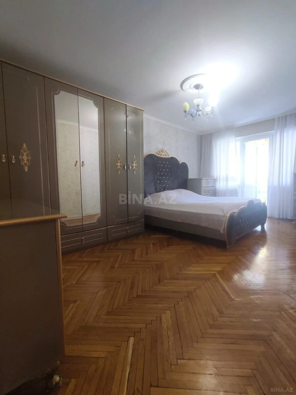 Satılır 4 otaqlı mənzil 75 m²