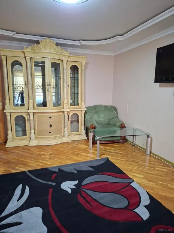 Kirayə verilir 4 otaqlı mənzil 110 m²
