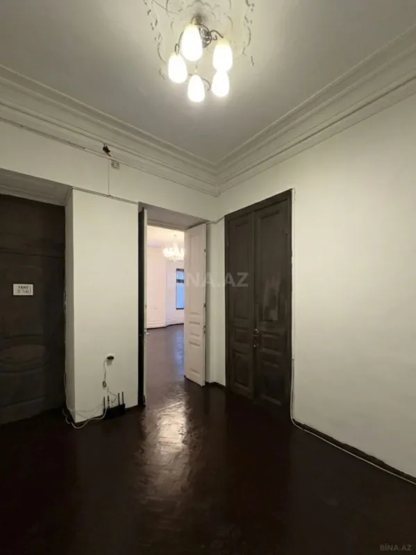 Kirayə verilir obyekt 160 m²