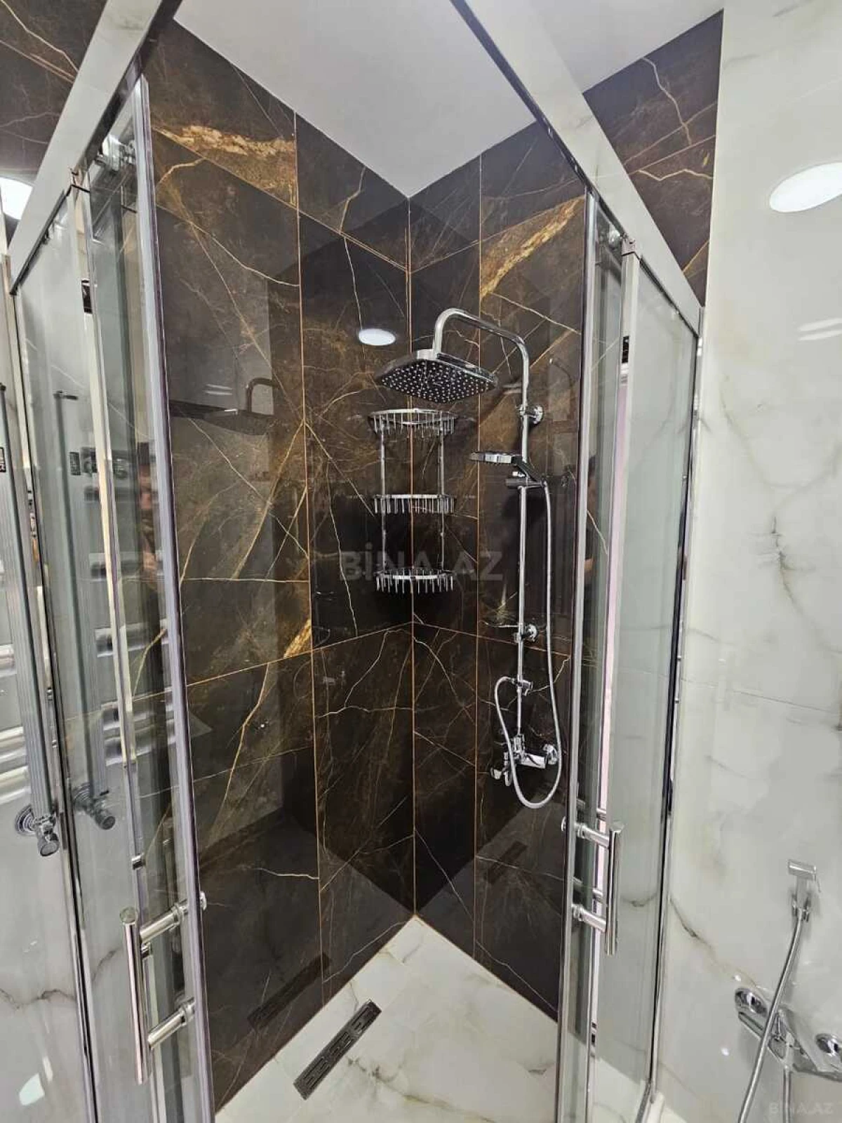 Kirayə verilir 2 otaqlı mənzil 60 m²