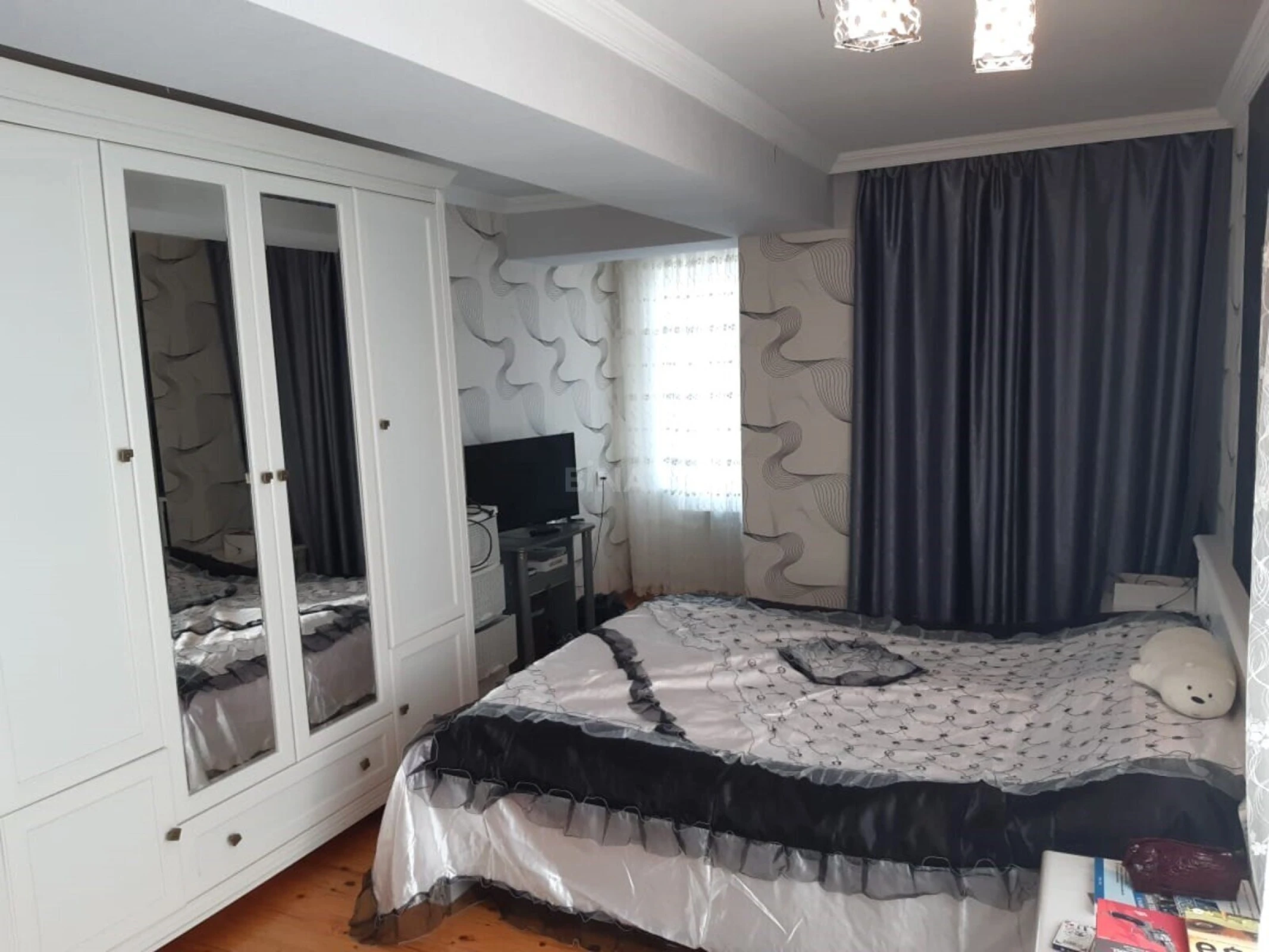 Satılır 3 otaqlı mənzil 110 m²