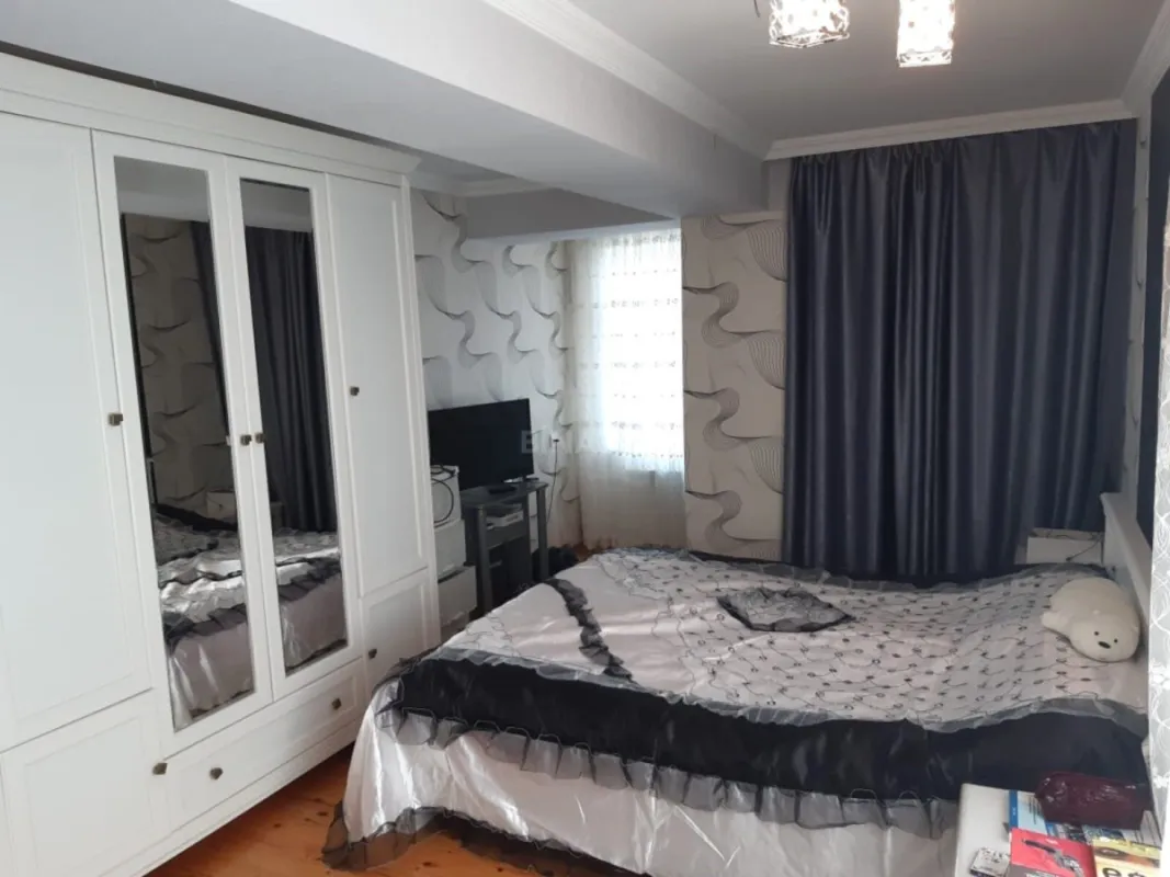 Satılır 3 otaqlı mənzil 110 m²