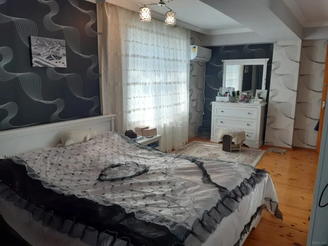 Satılır 3 otaqlı mənzil 110 m²
