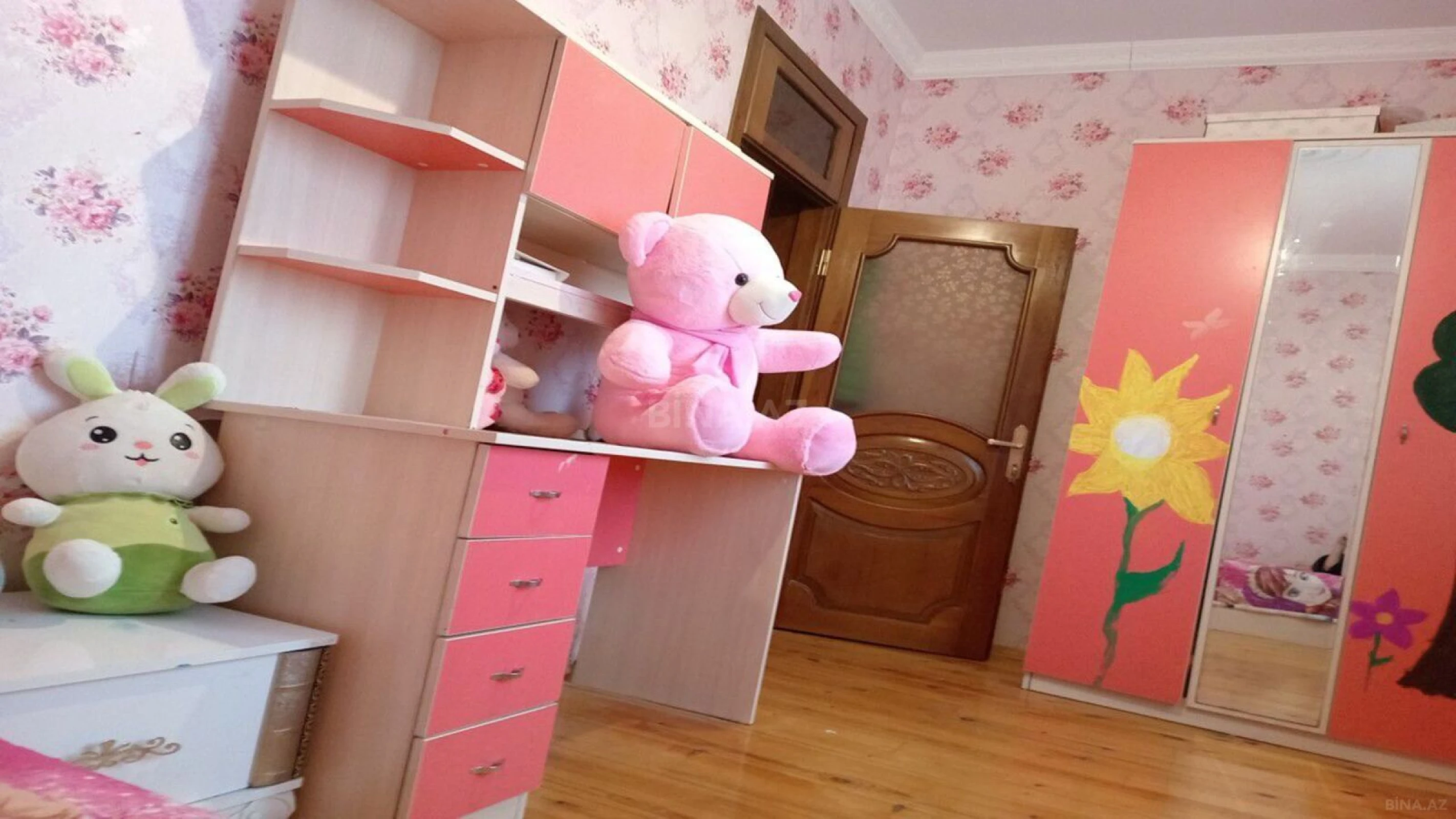 Satılır 5 otaqlı həyət evi 285 m²