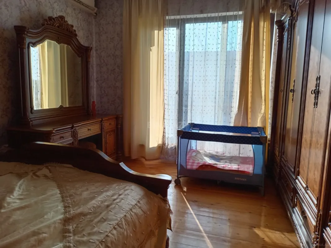 Satılır 5 otaqlı həyət evi 285 m²