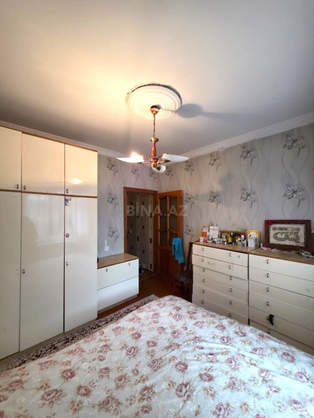 Satılır 6 otaqlı mənzil 132 m²