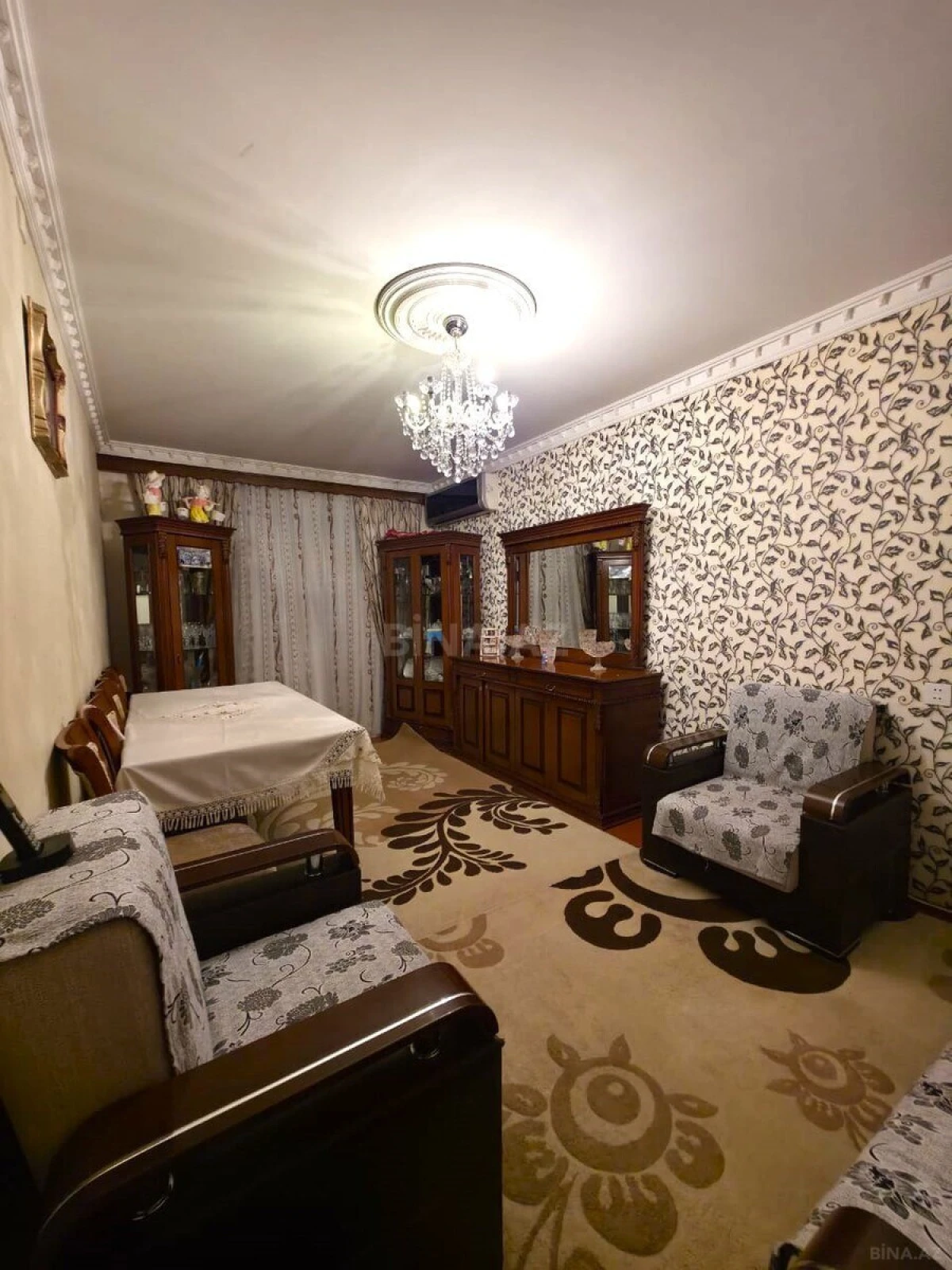 Satılır 6 otaqlı mənzil 132 m²