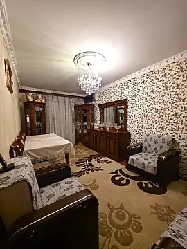 Satılır 6 otaqlı mənzil 132 m²