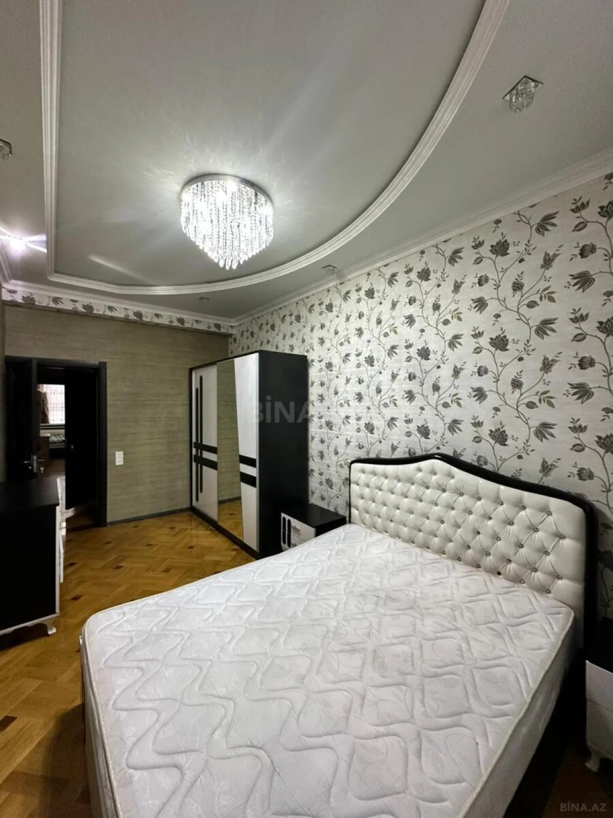 Kirayə verilir 3 otaqlı mənzil 118 m²