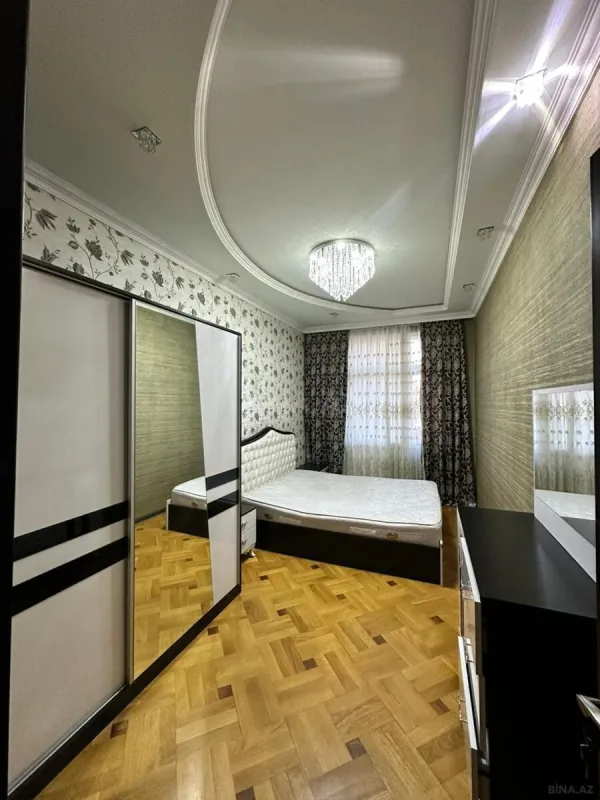 Kirayə verilir 3 otaqlı mənzil 118 m²