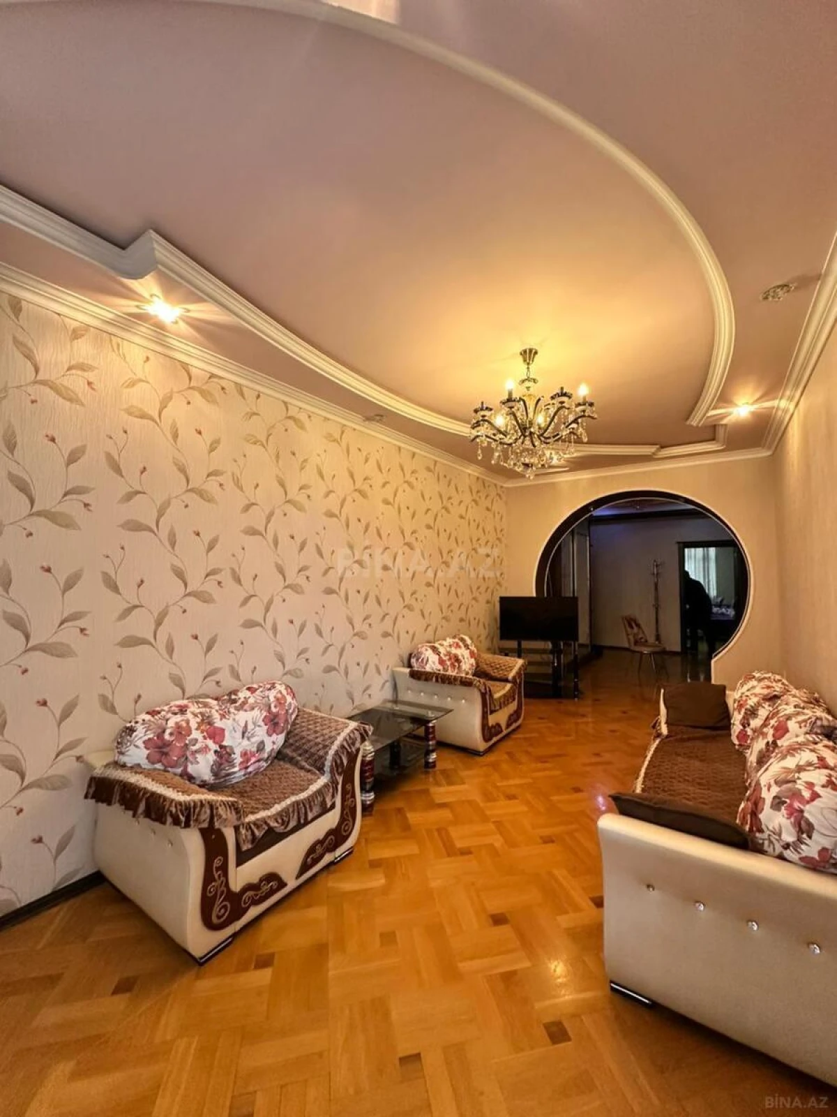 Kirayə verilir 3 otaqlı mənzil 118 m²