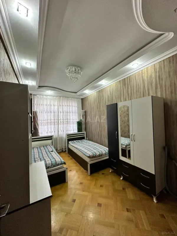 Kirayə verilir 3 otaqlı mənzil 118 m²