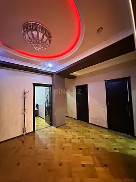 Kirayə verilir 3 otaqlı mənzil 118 m²