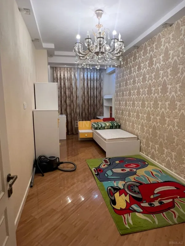 Kirayə verilir 3 otaqlı mənzil 106 m²