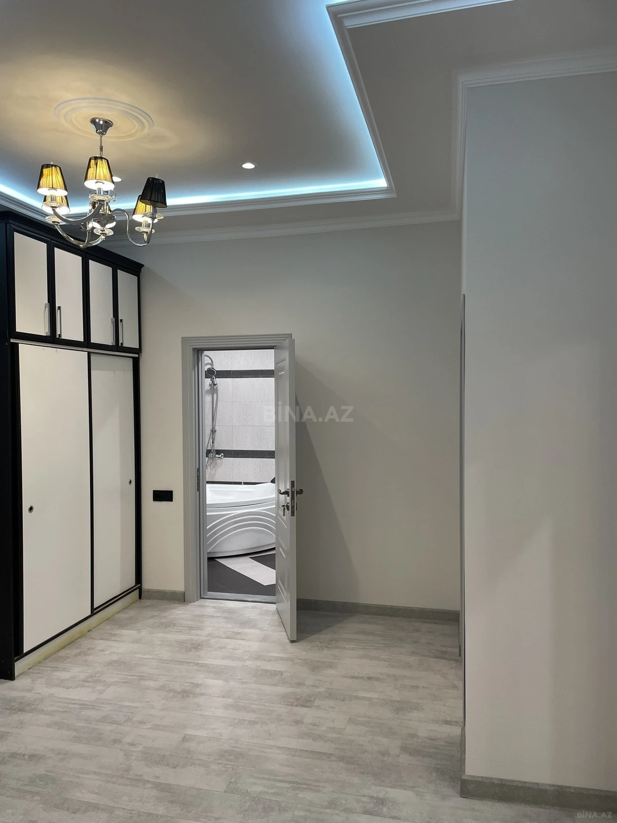 Satılır 4 otaqlı həyət evi 140 m²