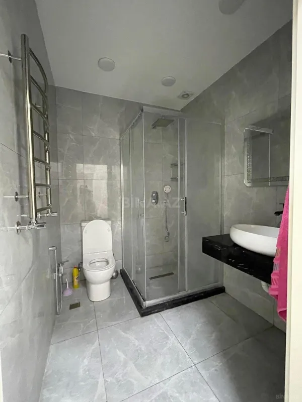 Kirayə verilir 3 otaqlı mənzil 140 m²