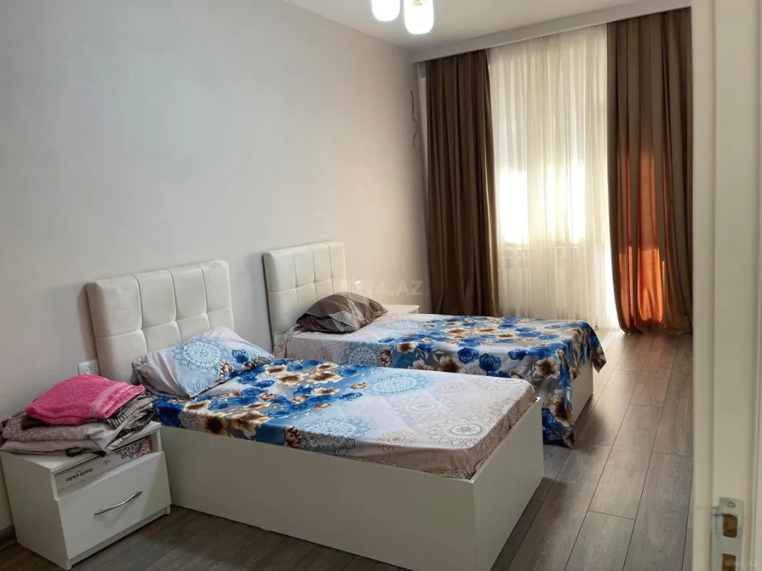 Kirayə verilir 3 otaqlı mənzil 140 m²