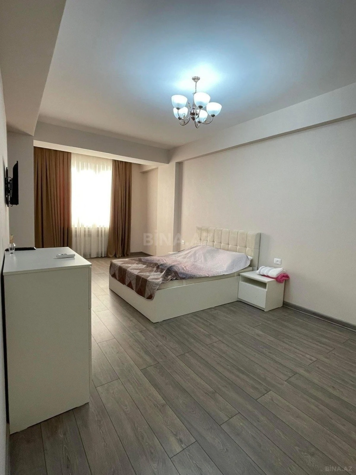 Kirayə verilir 3 otaqlı mənzil 140 m²