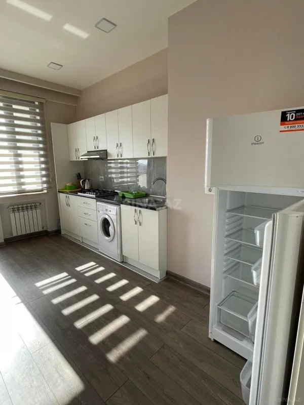 Kirayə verilir 3 otaqlı mənzil 140 m²
