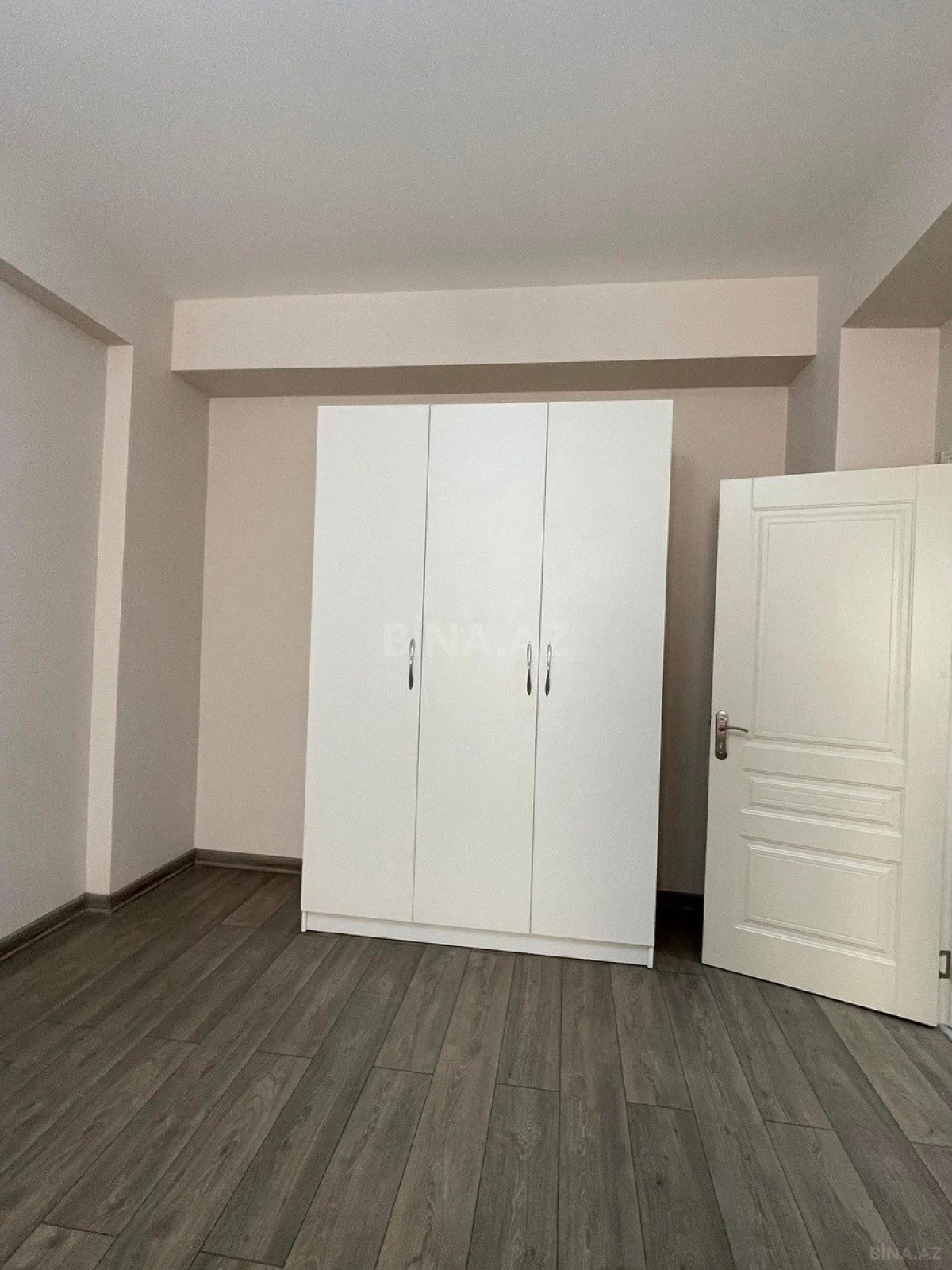 Kirayə verilir 3 otaqlı mənzil 140 m²