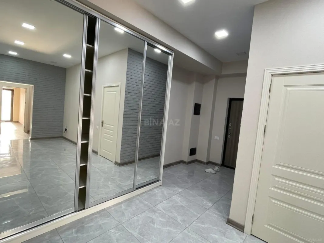 Kirayə verilir 3 otaqlı mənzil 140 m²