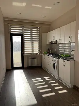 Kirayə verilir 3 otaqlı mənzil 140 m²